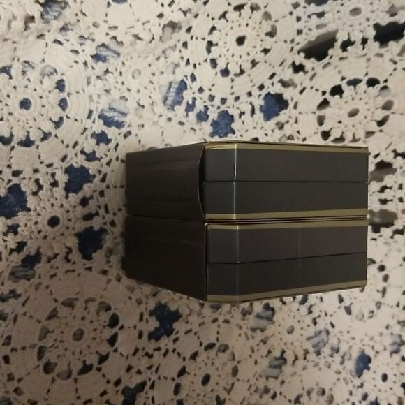 2 Juicy Couture Empty Jewelry Boxes 3.5x3.5 in great condition - Picture 11 of 11